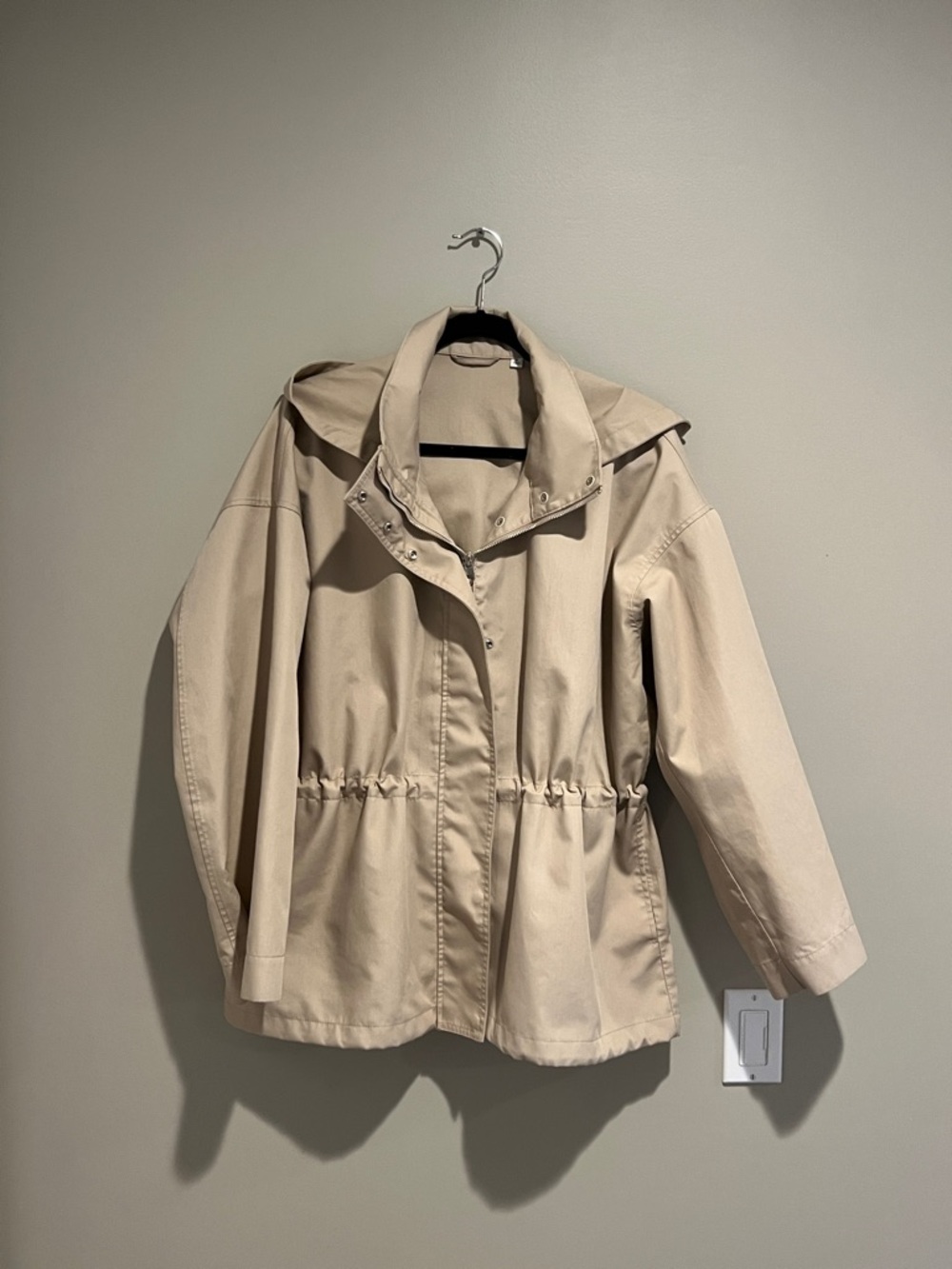 Uniqlo U Series Beige Drawstring Waist Rain Resist Trench Jacket